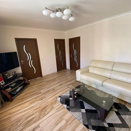 Transilvania Rent Hunedoara Exterior photo